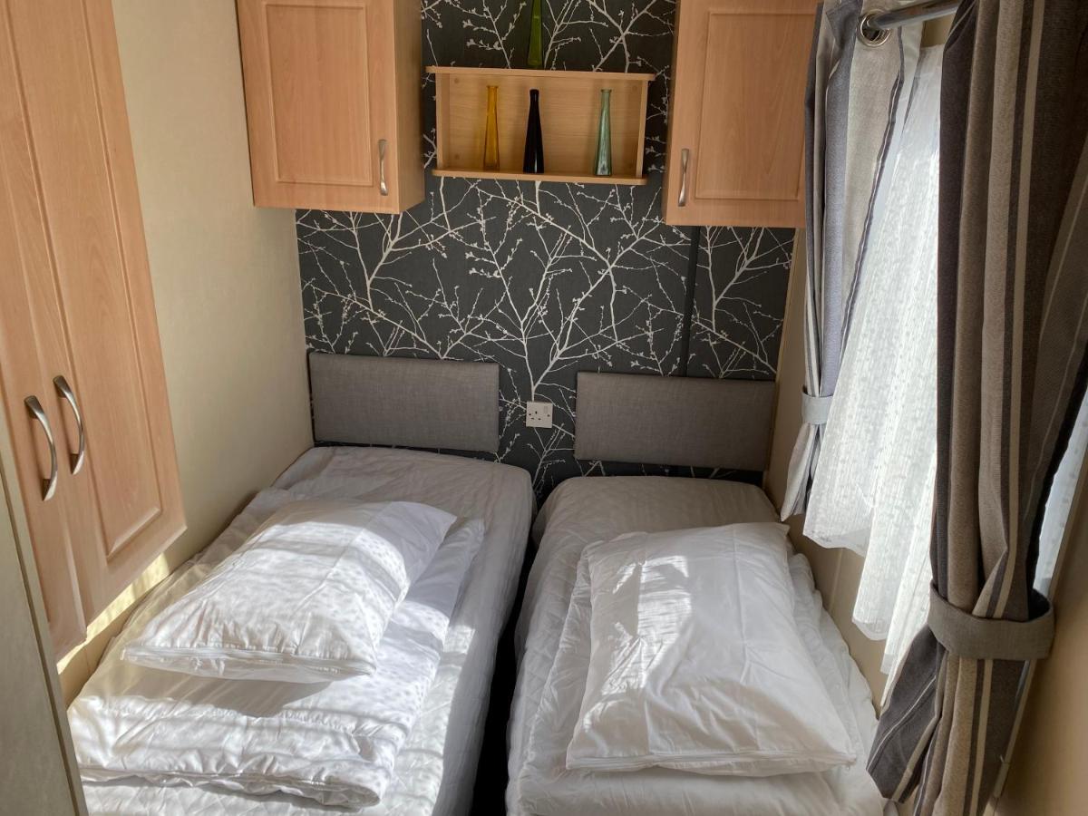 4 Bedroom 10 Berth Caravans With Hot Tub ,Mountain Bikes Tattershall Lakes المظهر الخارجي الصورة
