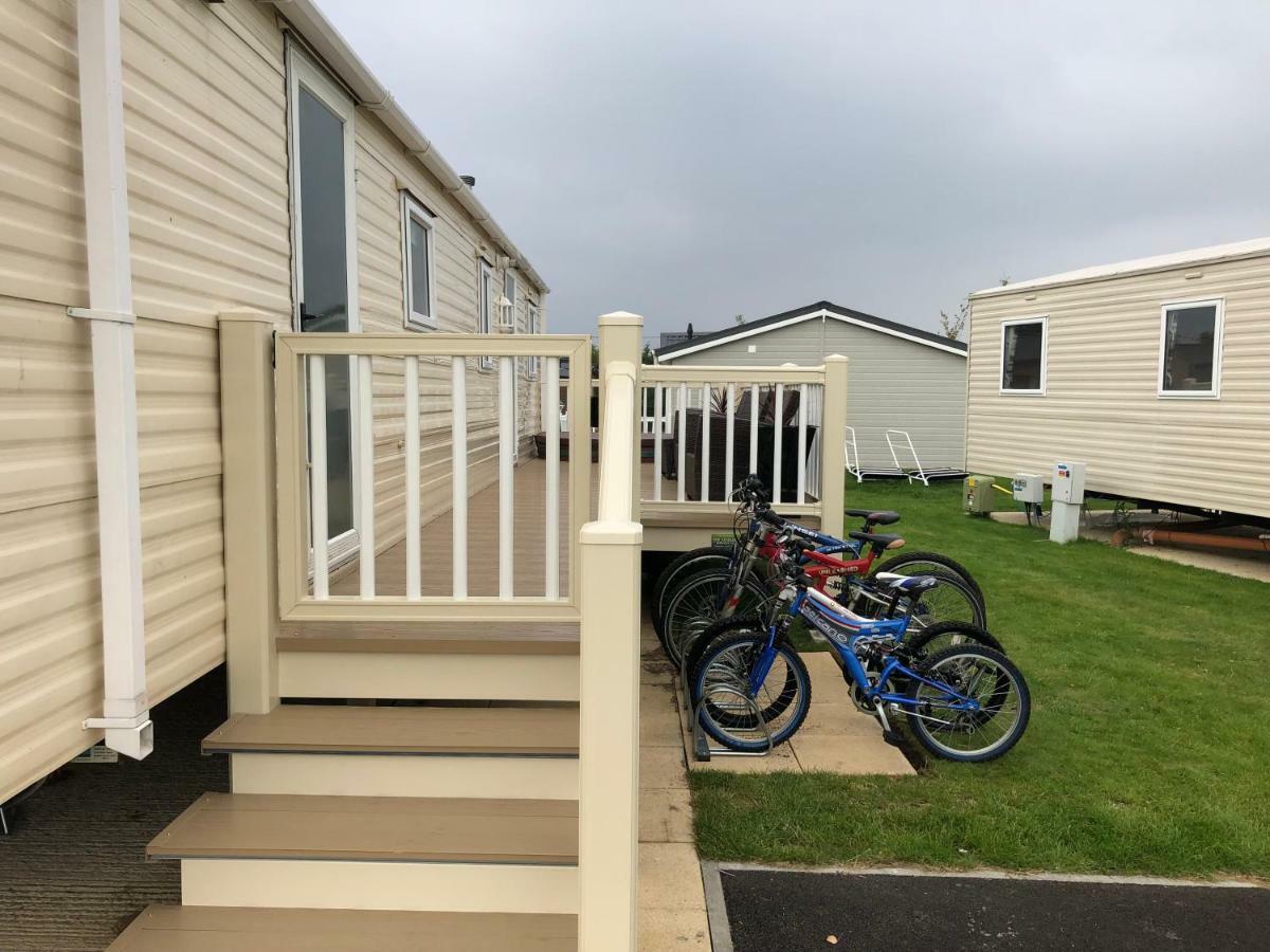 4 Bedroom 10 Berth Caravans With Hot Tub ,Mountain Bikes Tattershall Lakes المظهر الخارجي الصورة